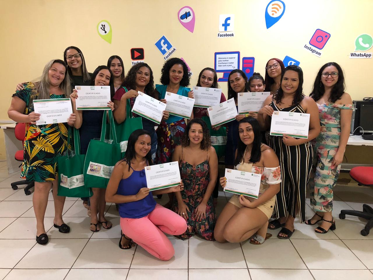 Pacto por um Ceará Pacífico capacita moradores do bairro Bom Jardim