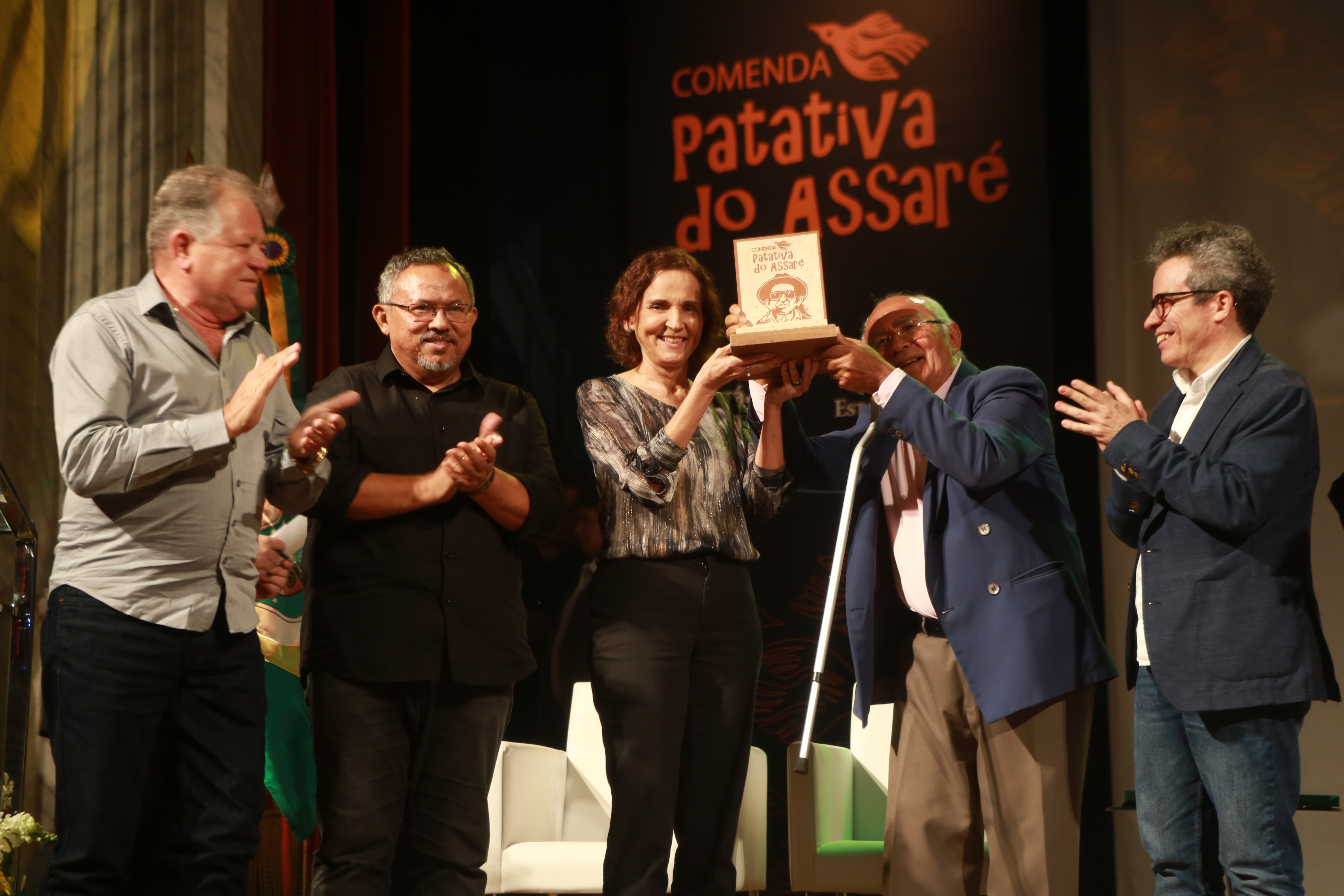Comenda Patativa do Assaré reconhece personalidades que valorizaram a cultura popular cearense