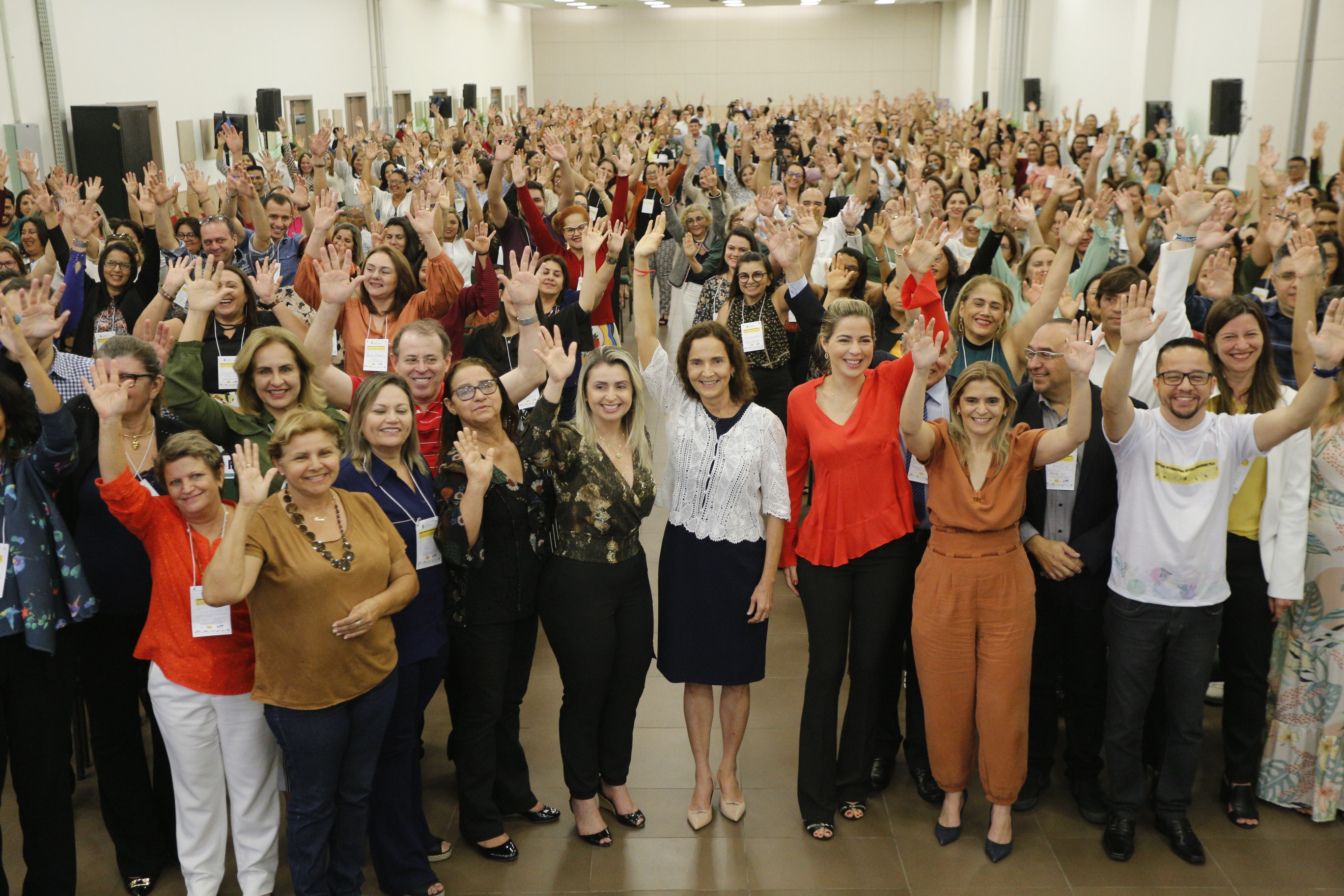 Izolda Cela participa do Seminário Internacional Intersetorialidade na Primeira Infância