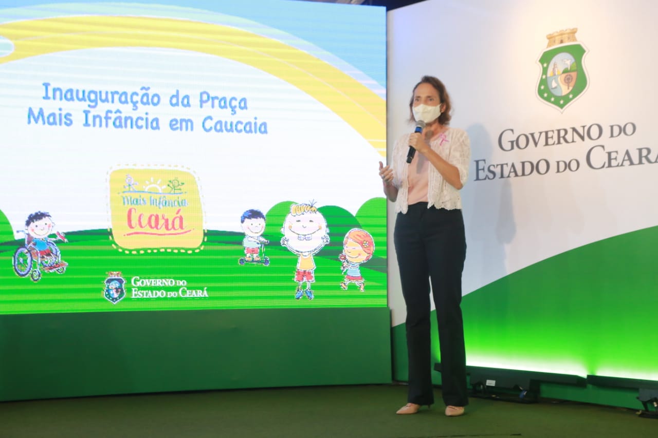 Governo do Ceará entrega Praça Mais Infância em Caucaia