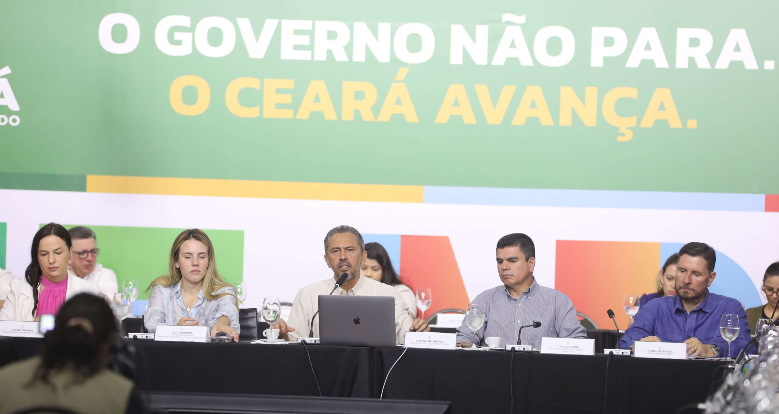 Balanço positivo: Governo do Ceará já investiu R$ 1,8 bilhão em 2025, aponta Elmano
