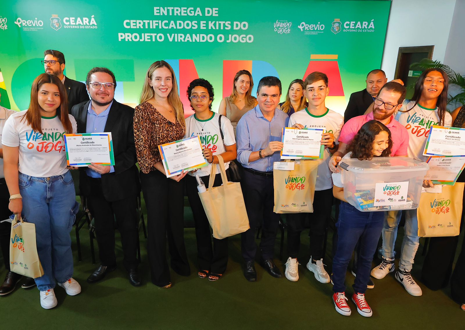 Projeto do Governo do Ceará certifica mais de 700 jovens de comunidades vulneráveis para o mercado de trabalho e empreendedorismo
