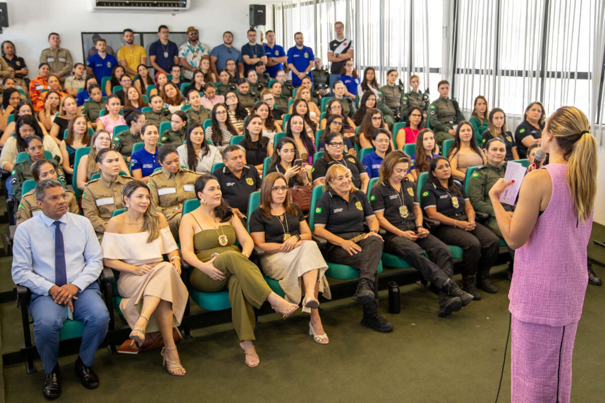 Vice-governadora Jade Romero participa de bate-papo sobre liderança feminina com servidoras da Pefoce